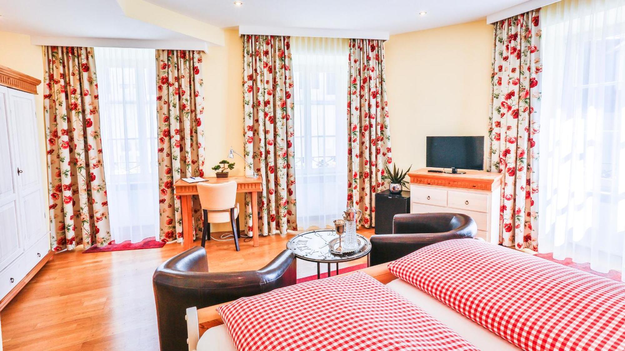 Hotel Zum Goldenen Loewen Baden-Baden Quarto foto