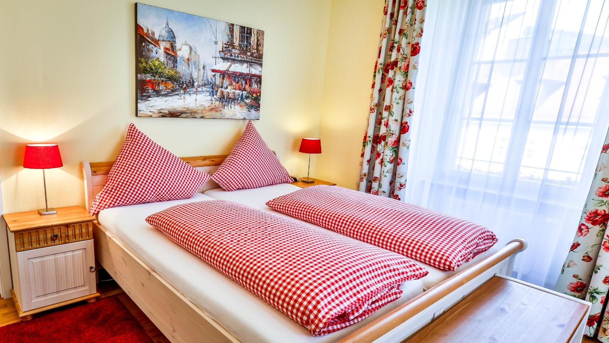 Hotel Zum Goldenen Loewen Baden-Baden Quarto foto