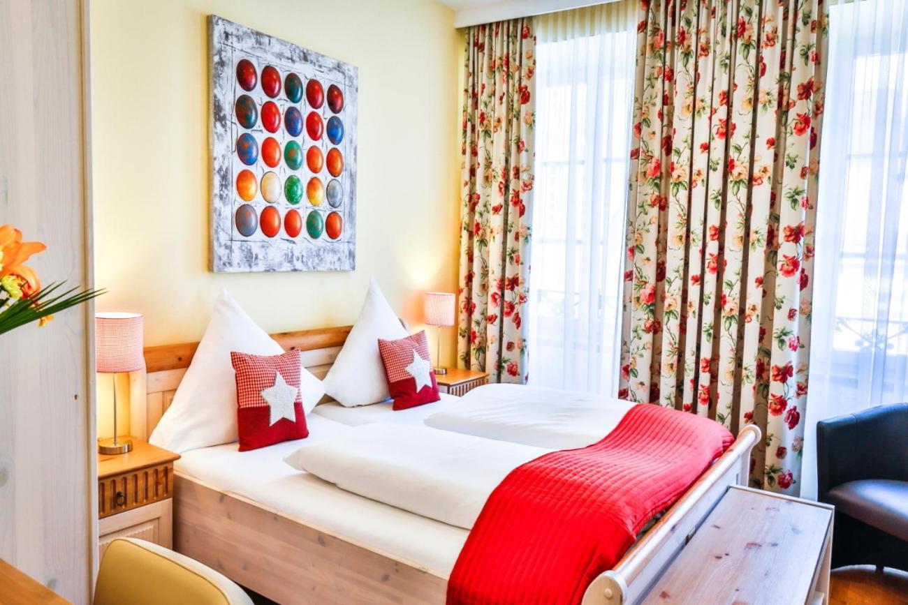 Hotel Zum Goldenen Loewen Baden-Baden Quarto foto